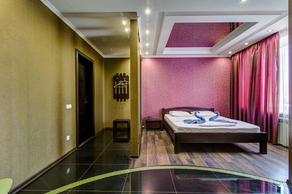 Bansay Hotel Dnipro Exterior foto